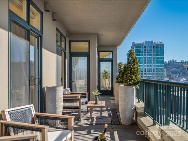 21 Battery Park Avenue 702, Asheville, NC 28801