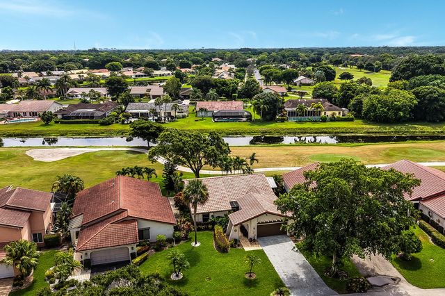 5569 Lakeview Mews Drive, Boynton Beach, FL 33437