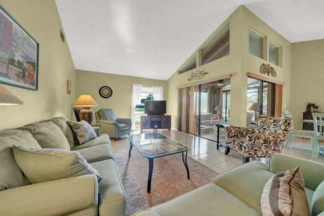 5569 Lakeview Mews Drive, Boynton Beach, FL 33437