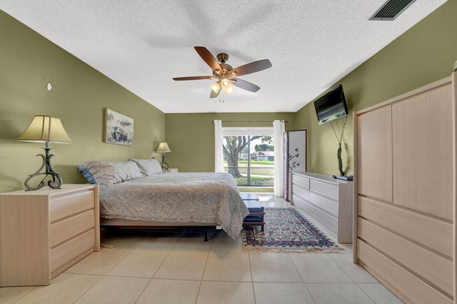 5569 Lakeview Mews Drive, Boynton Beach, FL 33437