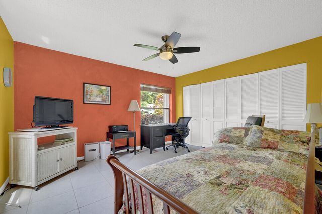 5569 Lakeview Mews Drive, Boynton Beach, FL 33437