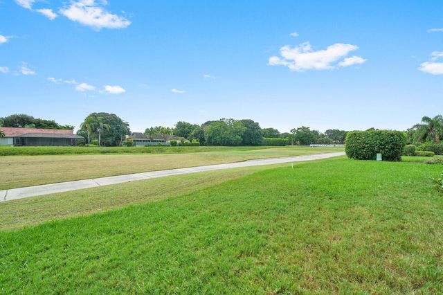 5569 Lakeview Mews Drive, Boynton Beach, FL 33437