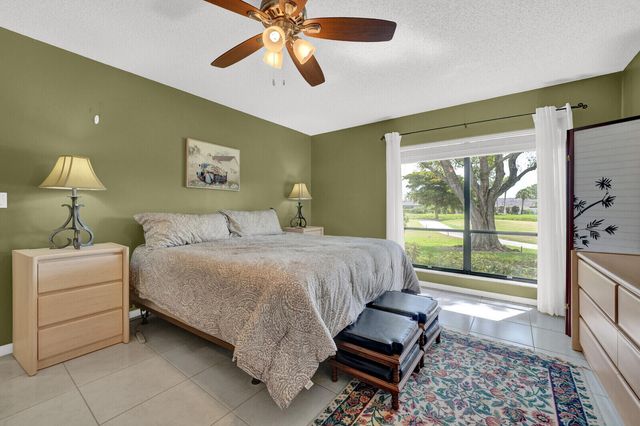 5569 Lakeview Mews Drive, Boynton Beach, FL 33437