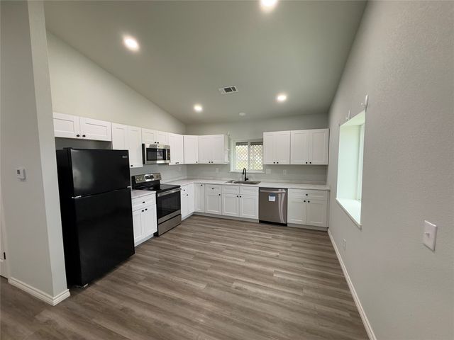 303 Ussery Street, Bowie, TX 76230