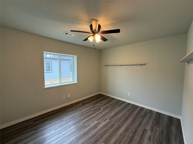 303 Ussery Street, Bowie, TX 76230