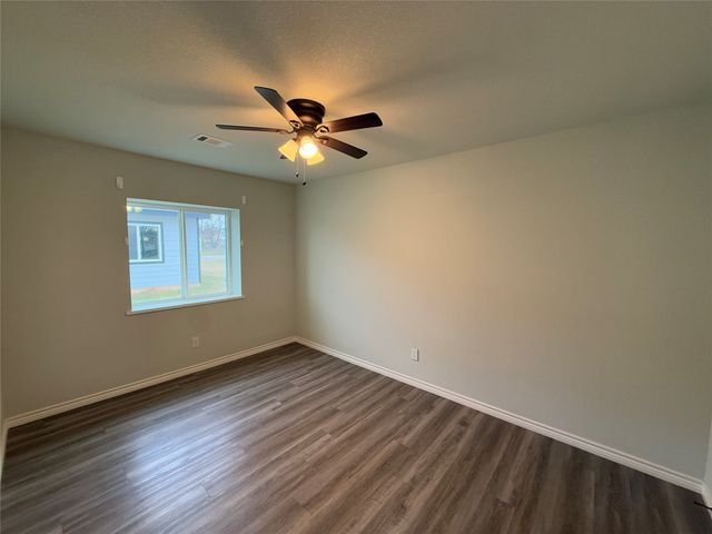 303 Ussery Street, Bowie, TX 76230