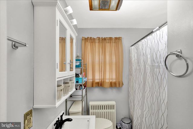 4011 KUTZTOWN RD, Temple, PA 19560