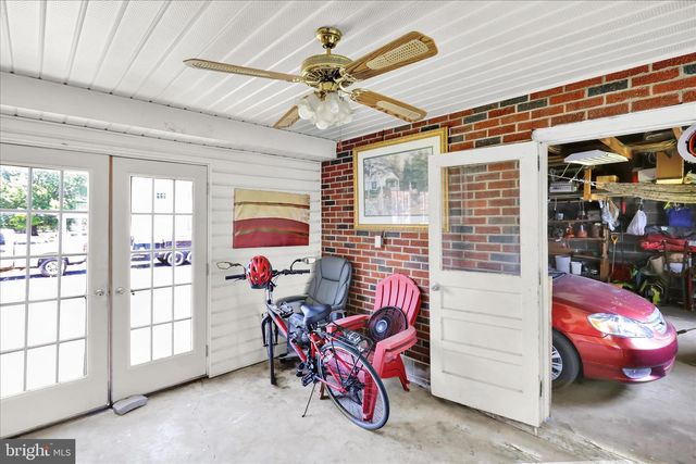 4011 KUTZTOWN RD, Temple, PA 19560