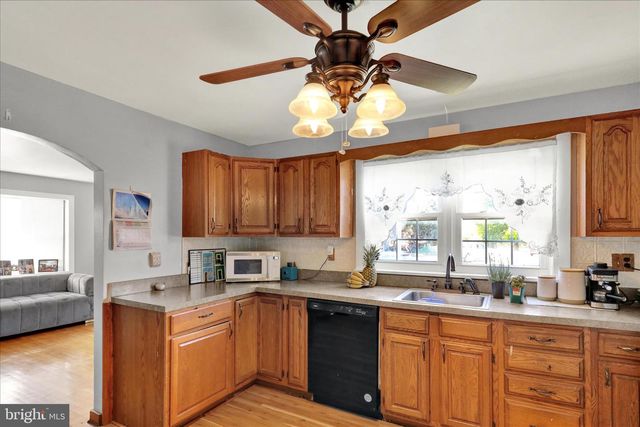 4011 KUTZTOWN RD, Temple, PA 19560