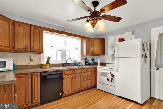 4011 KUTZTOWN RD, Temple, PA 19560