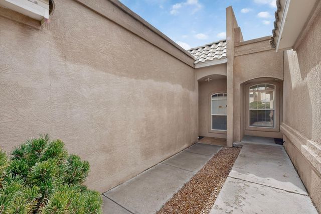 4909 Sereno Drive NE, Albuquerque, NM 87111