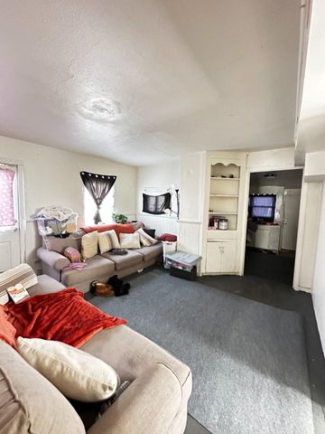 7 S GOVERNORS AVE, Dover, DE 19904