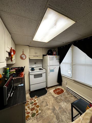 7 S GOVERNORS AVE, Dover, DE 19904