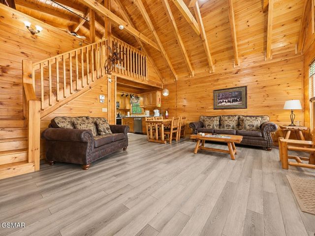 952 Iron Mtn Road, Pigeon Forge, TN 37863