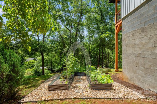 295 Penland Street, Clyde, NC 28721