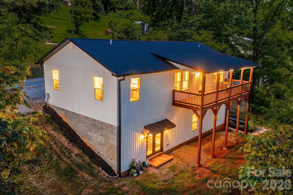 295 Penland Street, Clyde, NC 28721