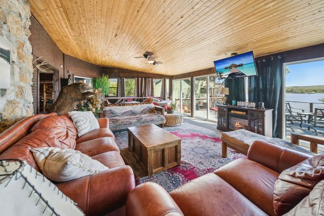 24280 S 610 Drive, Grove, OK 74344