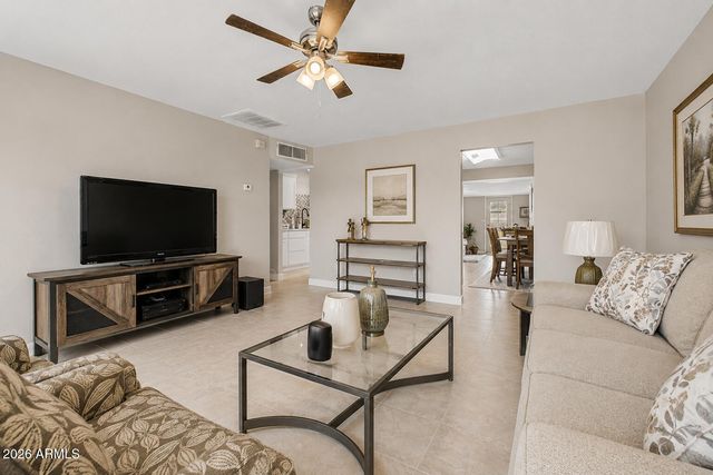 3629 W CLAREMONT Street W, Phoenix, AZ 85019