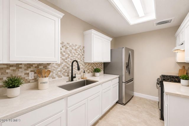 3629 W CLAREMONT Street W, Phoenix, AZ 85019