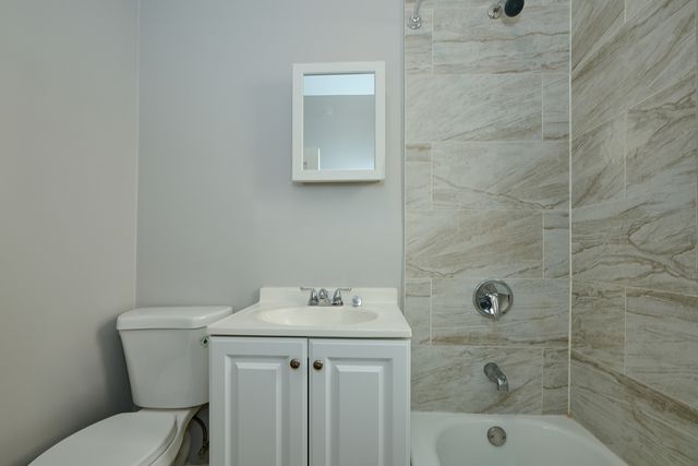 6324 N Albany Avenue 2E, Chicago, IL 60659