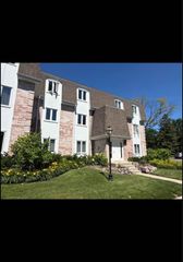 133 E Winchester Road D, Libertyville, IL 60048