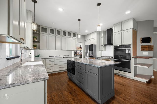 2 Marshall Ash Court, Bolingbrook, IL 60490