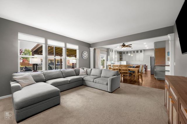 2 Marshall Ash Court, Bolingbrook, IL 60490