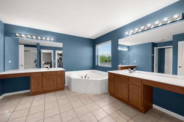 2 Marshall Ash Court, Bolingbrook, IL 60490