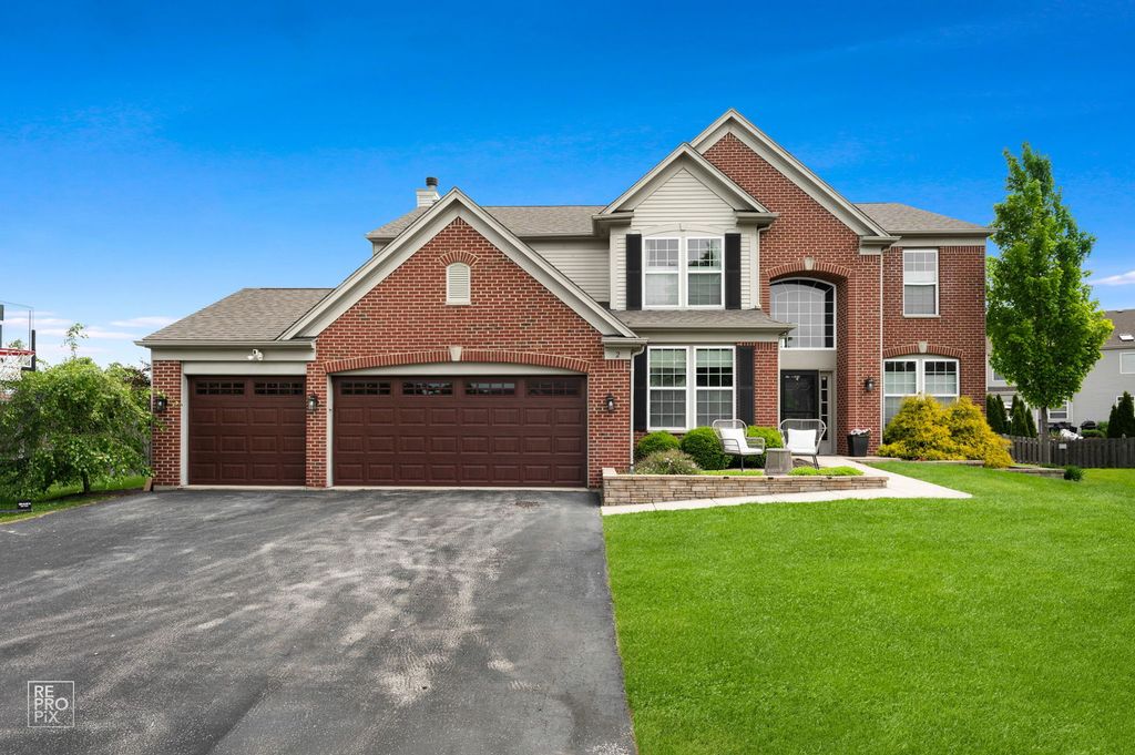 2 Marshall Ash Court, Bolingbrook, IL 60490