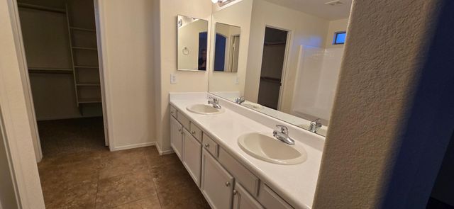 8568 W VOGEL Avenue, Peoria, AZ 85345