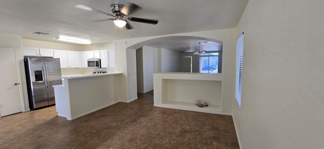 8568 W VOGEL Avenue, Peoria, AZ 85345