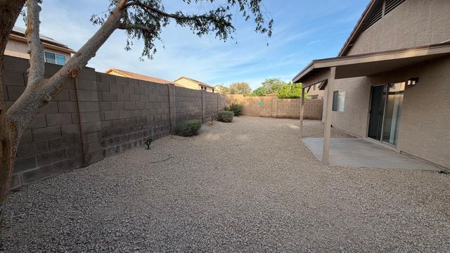 8568 W VOGEL Avenue, Peoria, AZ 85345
