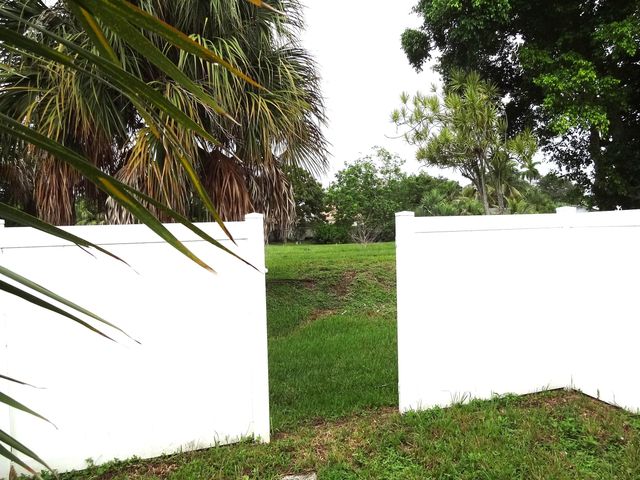 1705 NW 80th Avenue C, Margate, FL 33063