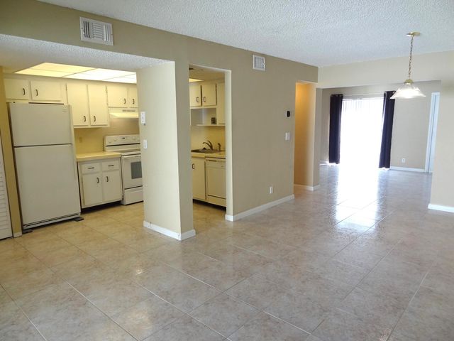 1705 NW 80th Avenue C, Margate, FL 33063