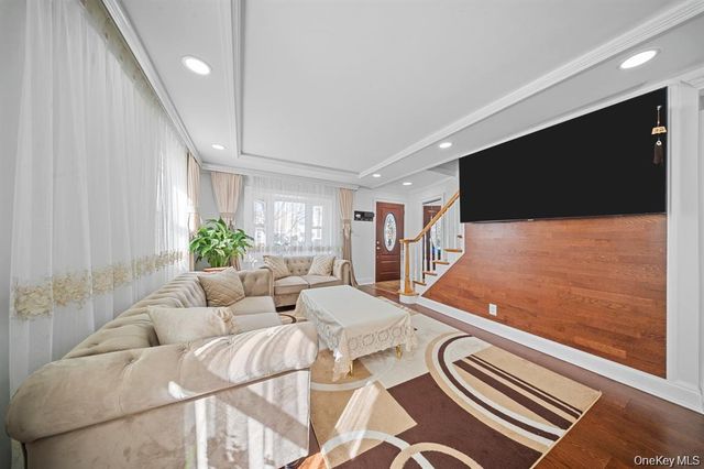 79-31 Langdale Street, New Hyde Park, NY 11040