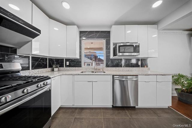 79-31 Langdale Street, New Hyde Park, NY 11040
