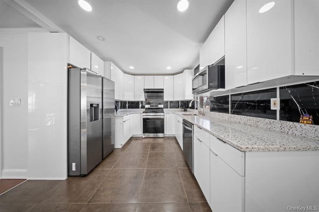79-31 Langdale Street, New Hyde Park, NY 11040