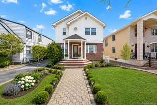 79-31 Langdale Street, New Hyde Park, NY 11040
