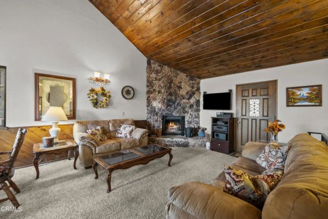 864 Nadelhorn Drive, Lake Arrowhead, CA 92352
