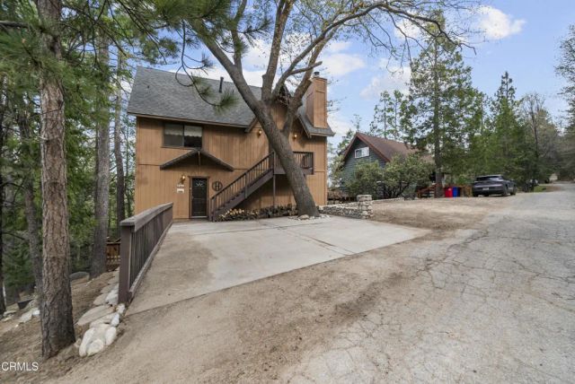 864 Nadelhorn Drive, Lake Arrowhead, CA 92352