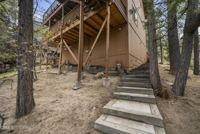 864 Nadelhorn Drive, Lake Arrowhead, CA 92352