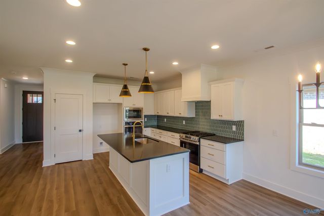 21765 Hemlock Drive, Athens, AL 35613