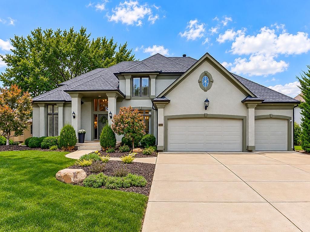 11618 S LEWIS Drive, Olathe, KS 66061