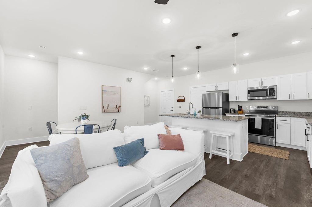 Image 14 of property listing at 5742 Salvo Street 1, Hanahan, SC 29410