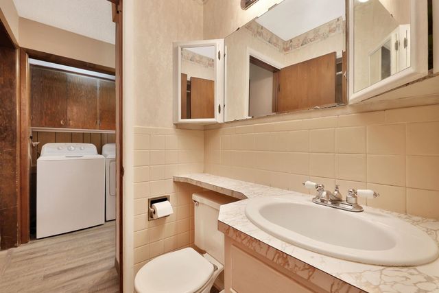 141 N Tracy St, Wichita, KS 67212