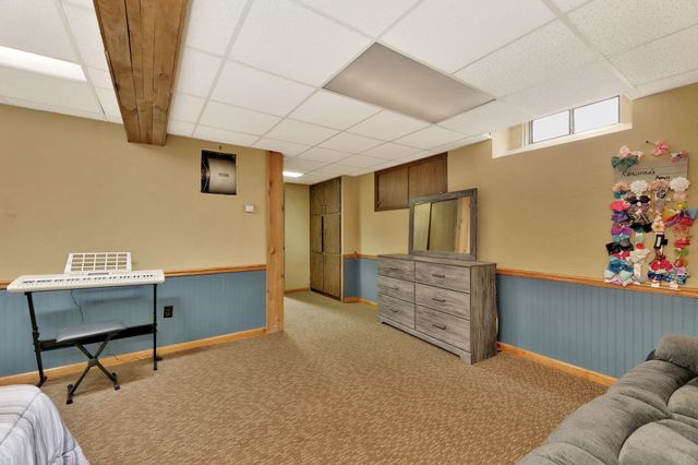 141 N Tracy St, Wichita, KS 67212