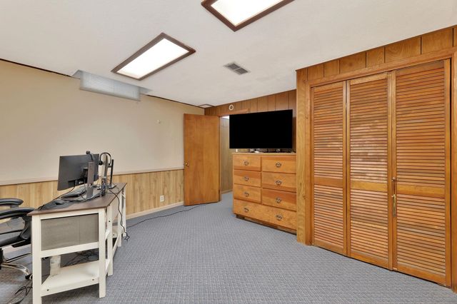 141 N Tracy St, Wichita, KS 67212