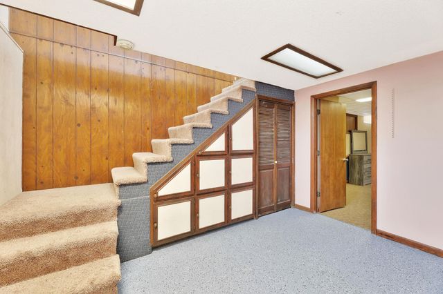 141 N Tracy St, Wichita, KS 67212