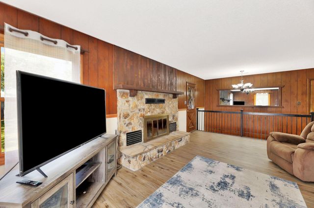 141 N Tracy St, Wichita, KS 67212