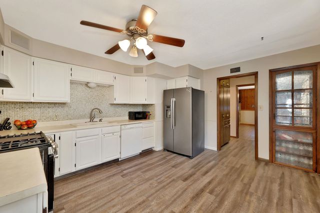 141 N Tracy St, Wichita, KS 67212